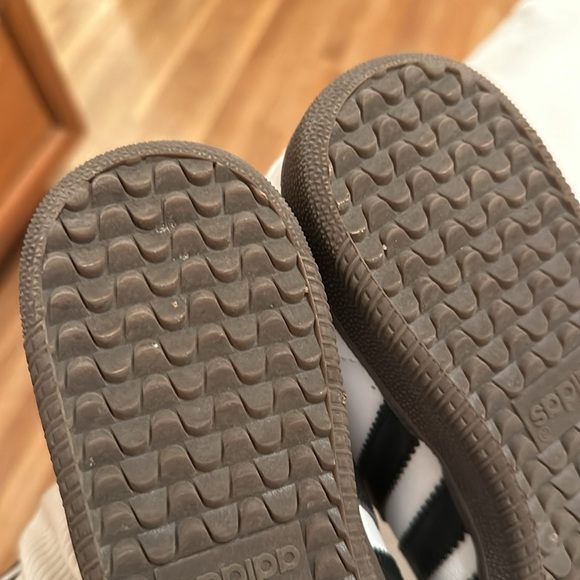 Adidas Samba fits size 6 - Picture 3 of 4